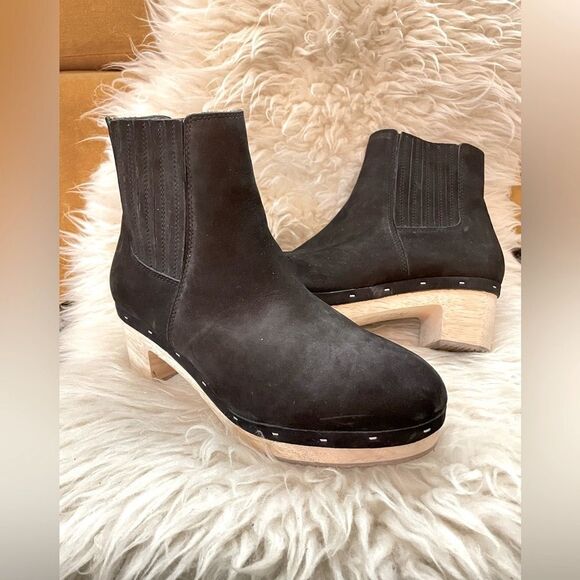 LOFT Shoes - LOFT CLOG BOOTIES IN BLACK SUEDE 8.5